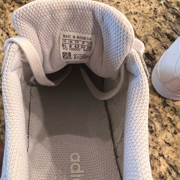 White Shell toe Adidas! - Picture 6 of 6